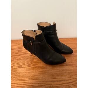 Naturalizer Ankle Bootie with Kitten Heel in Black